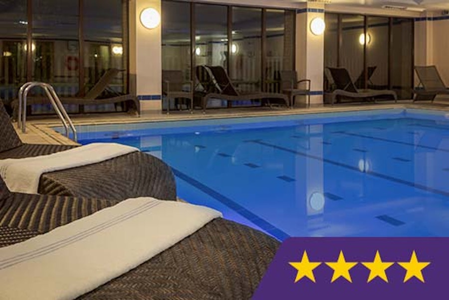 Hampshire Court Hotel swimming pool