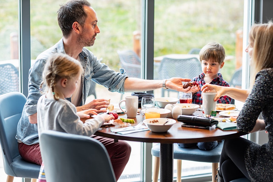 Family eating breakfast