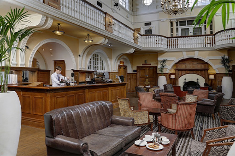 Best Western Chilworth Manor Hotel dining and lounge