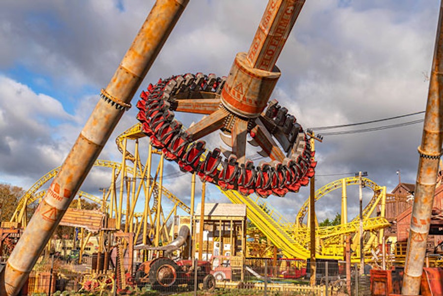 Cyclonator ride in Tornado Springs at Paultons Park