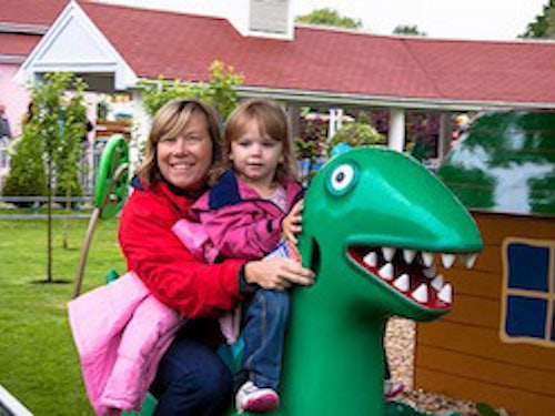 Family enjoying a Paultons Park break