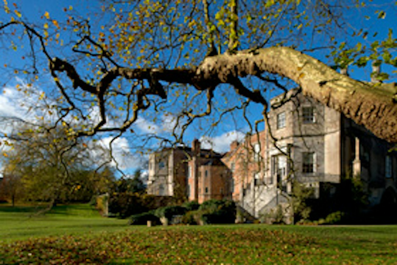 Hampshire Stately Homes near Paultons Park A Paultons Breaks guide