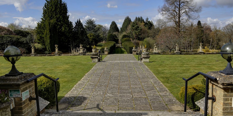 Chilworth Manor - gardens