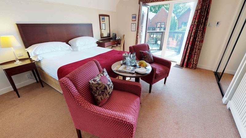 Macdonald Elmers Court - bedroom