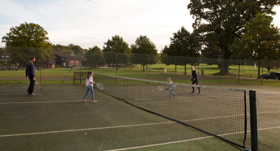 Meon Valley Marriott Hotel & Country Club - tennis