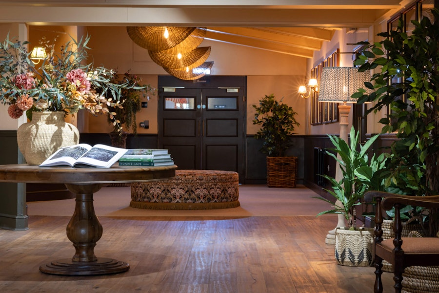 Potters Heron Lobby